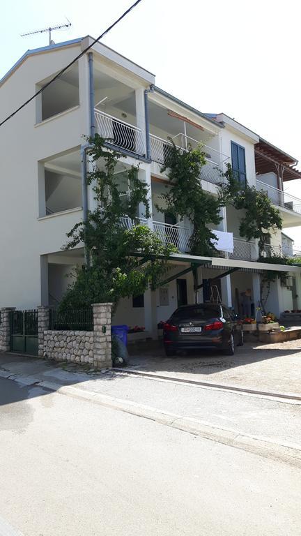 ביוגראד נה מורו Apartments Davor מראה חיצוני תמונה