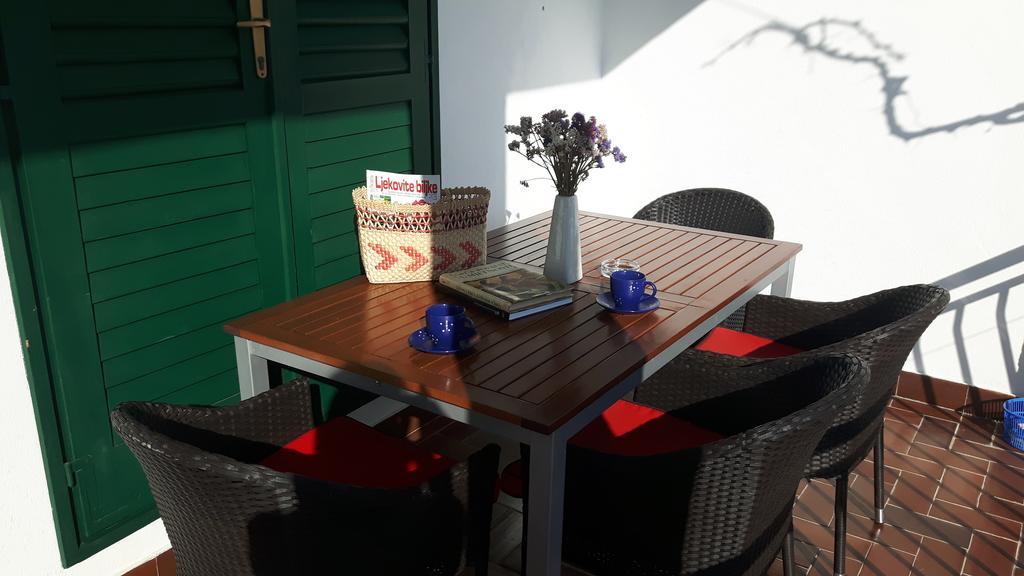 ביוגראד נה מורו Apartments Davor מראה חיצוני תמונה
