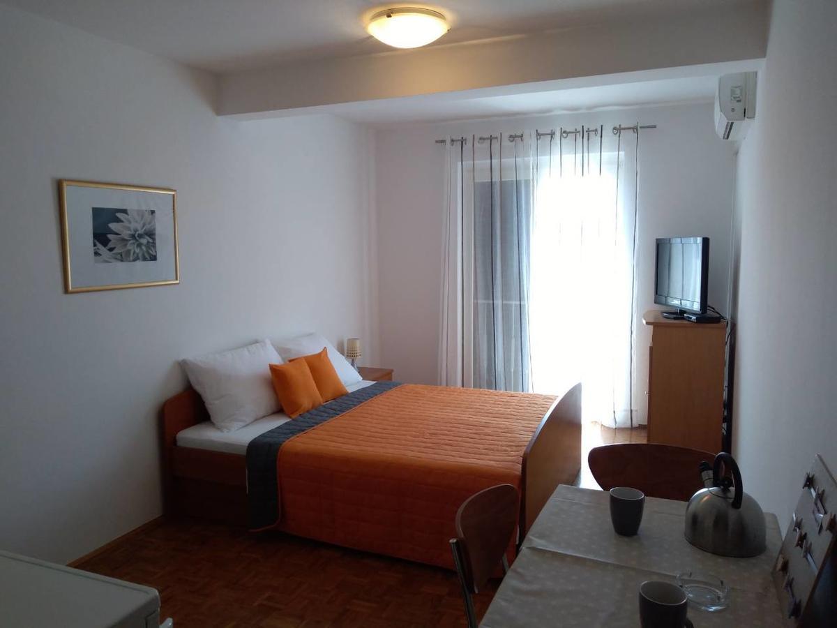 ביוגראד נה מורו Apartments Davor מראה חיצוני תמונה